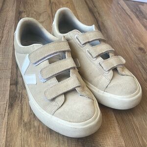 VEJA Velcro Nude Sneakers